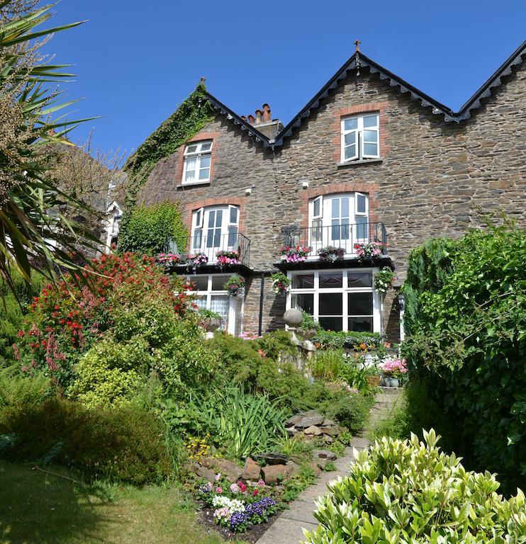 リントン Lee House Bed & Breakfast エクステリア 写真