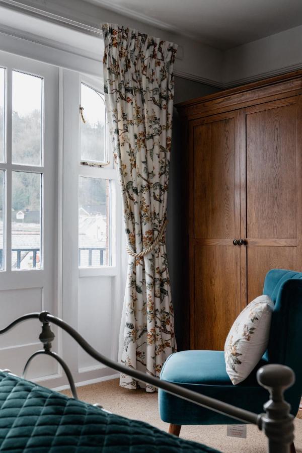 リントン Lee House Bed & Breakfast エクステリア 写真