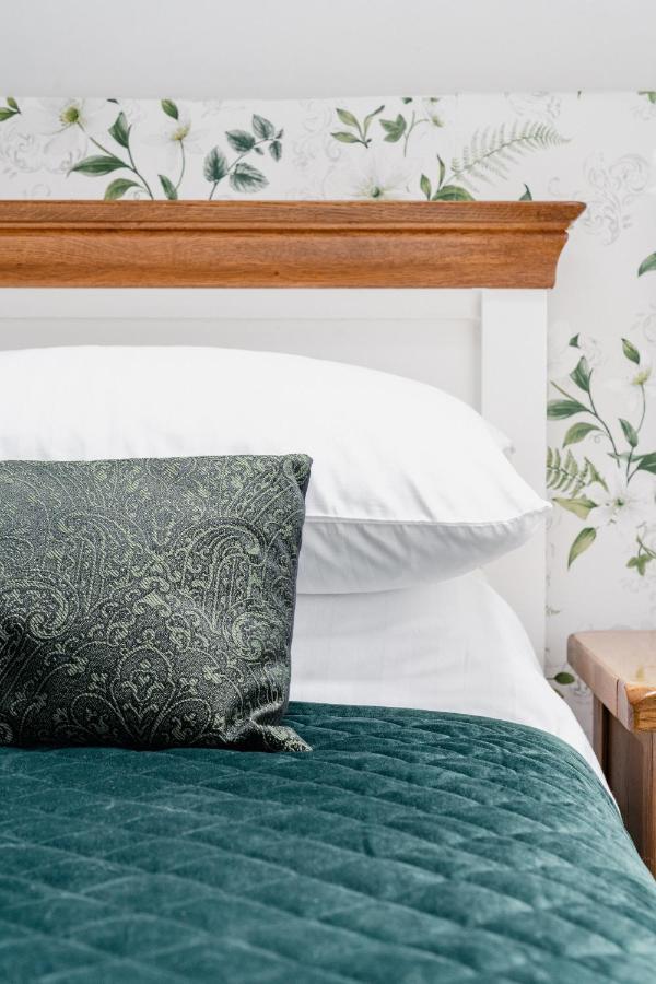 リントン Lee House Bed & Breakfast エクステリア 写真