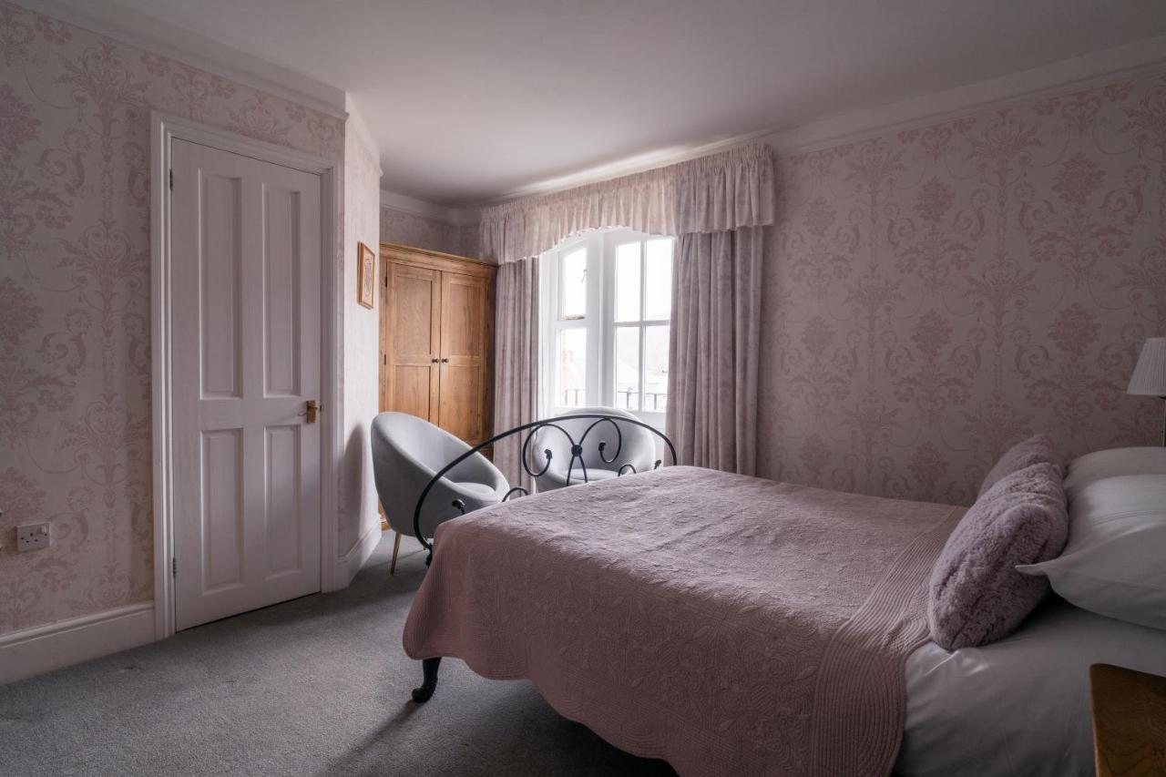 リントン Lee House Bed & Breakfast エクステリア 写真