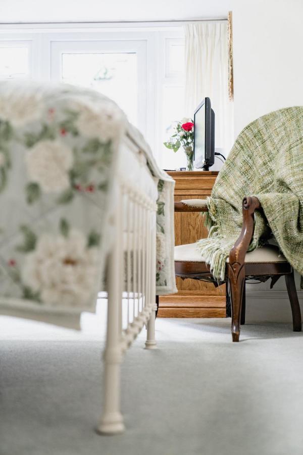 リントン Lee House Bed & Breakfast エクステリア 写真