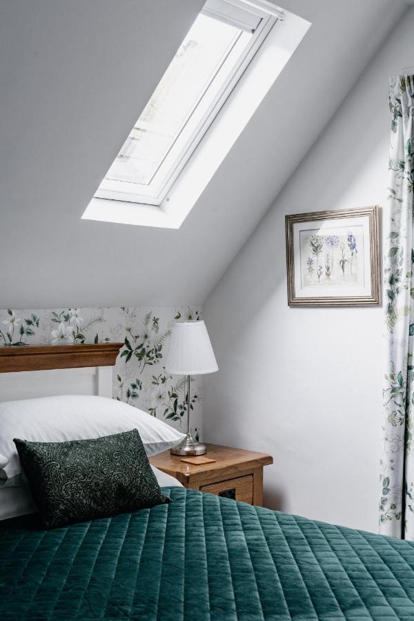 リントン Lee House Bed & Breakfast エクステリア 写真