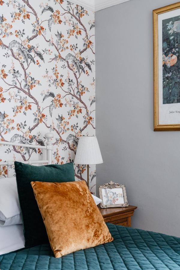 リントン Lee House Bed & Breakfast エクステリア 写真