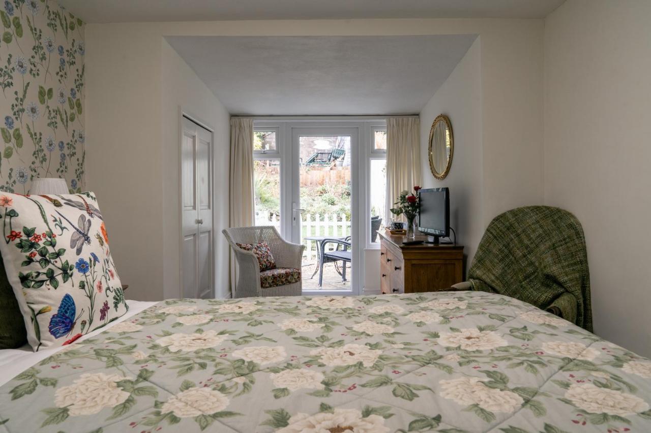 リントン Lee House Bed & Breakfast エクステリア 写真