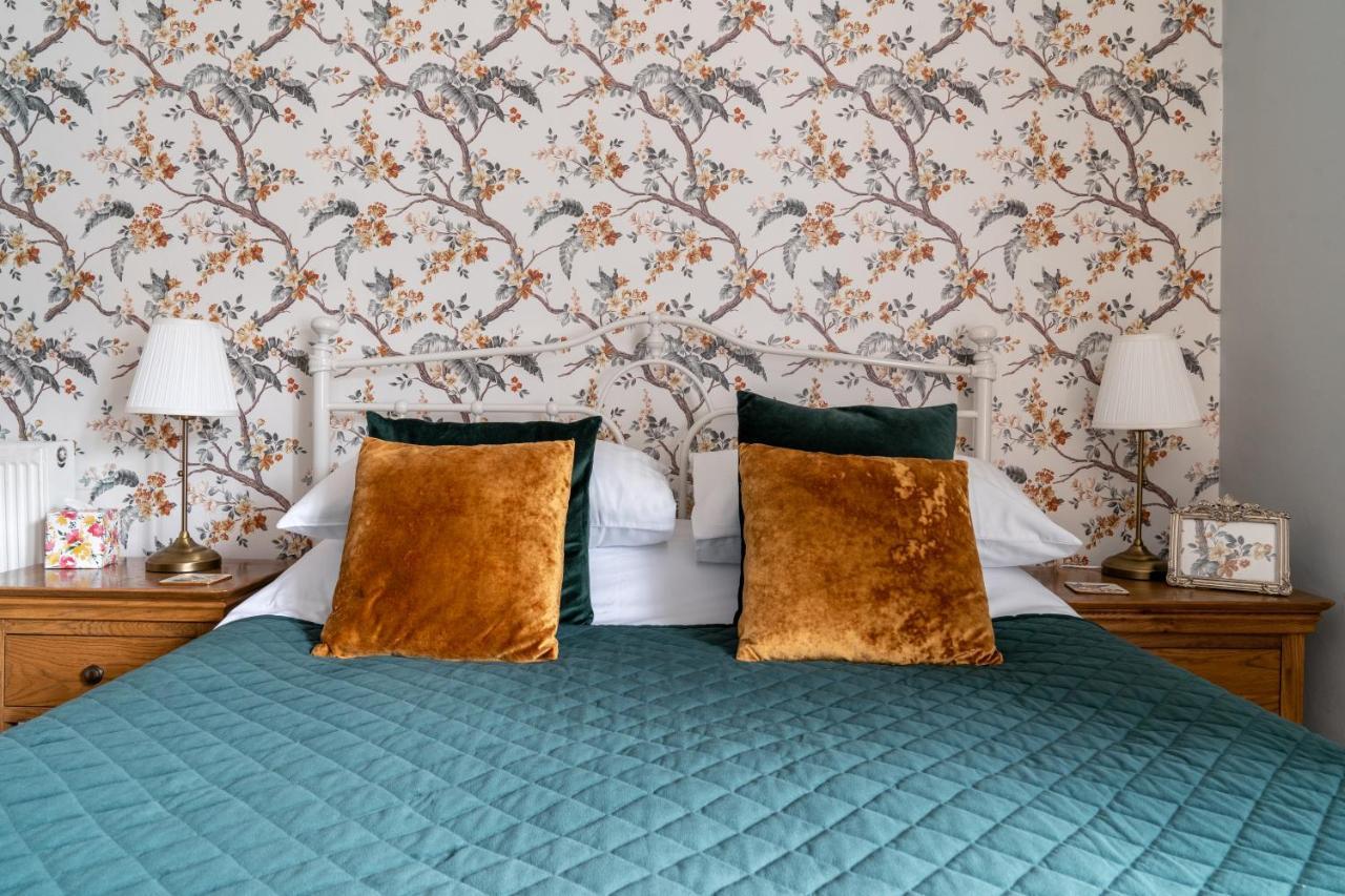 リントン Lee House Bed & Breakfast エクステリア 写真