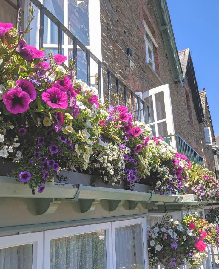 リントン Lee House Bed & Breakfast エクステリア 写真