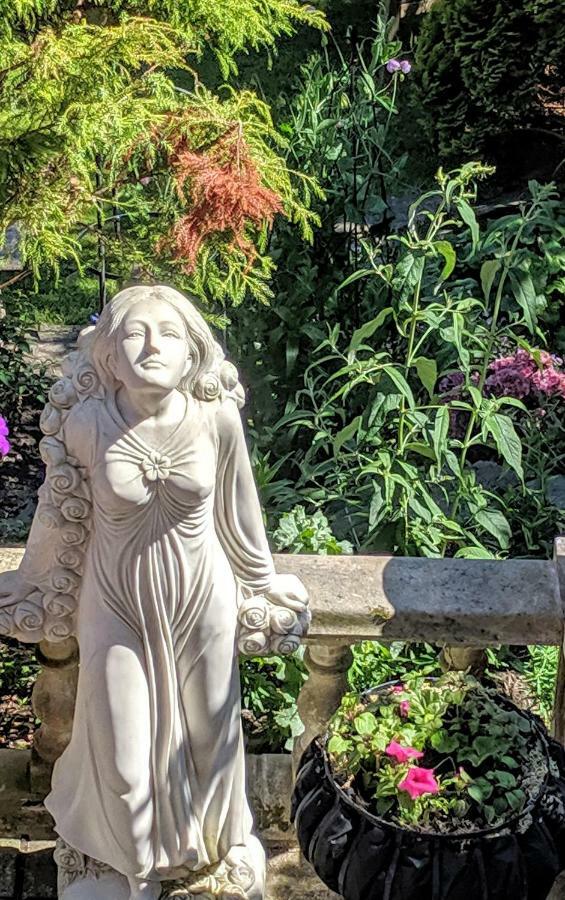 リントン Lee House Bed & Breakfast エクステリア 写真
